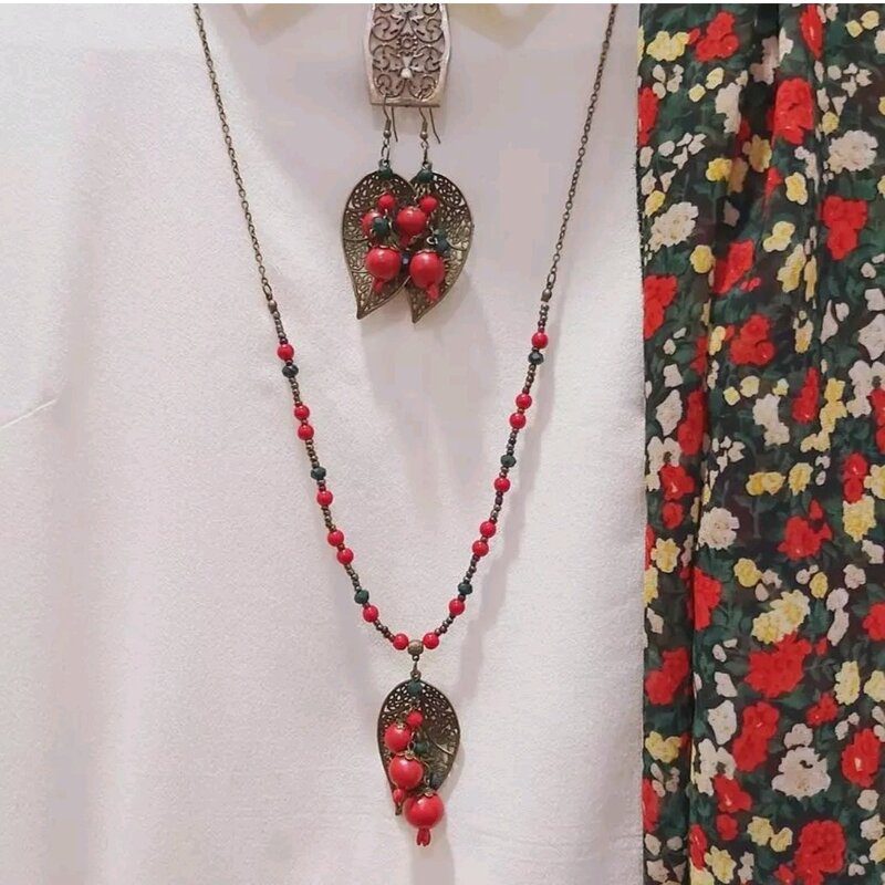ست یلدایی دستبند وگوشواره  وگردنبندرنگ ثابت